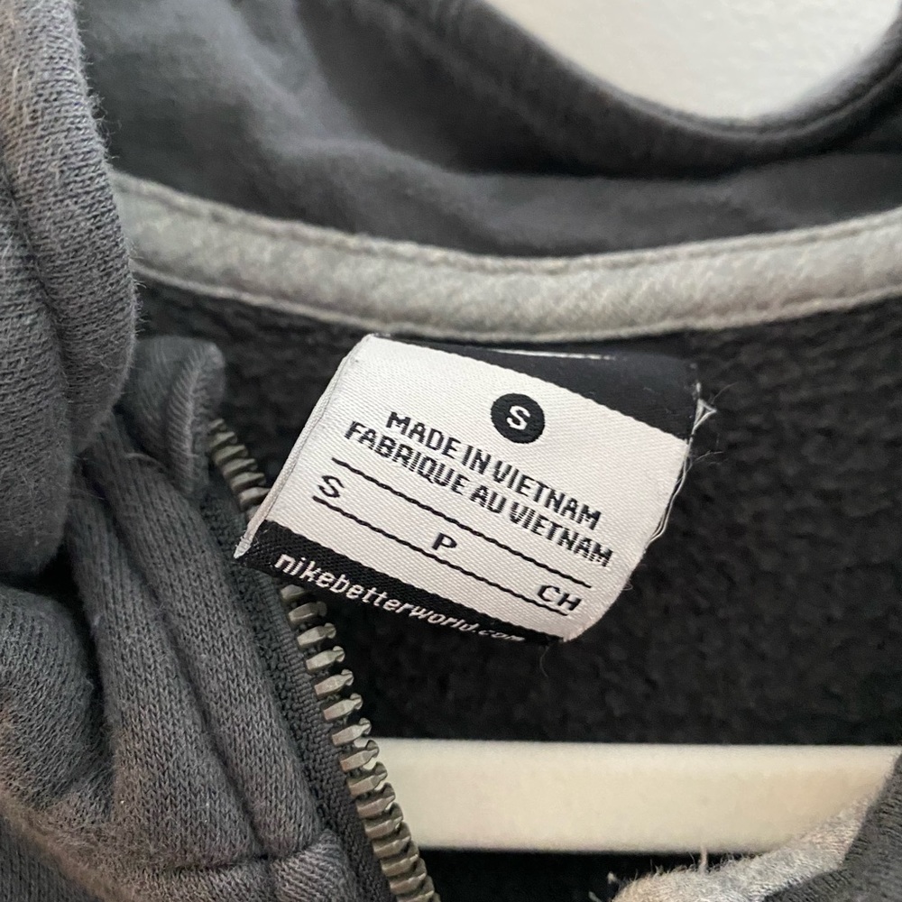 Charcoal Black NIKE sweater (small)